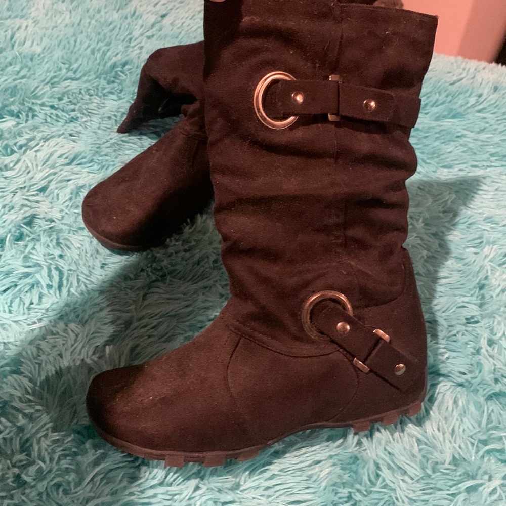 Like new Unr8ed skylark black boots
